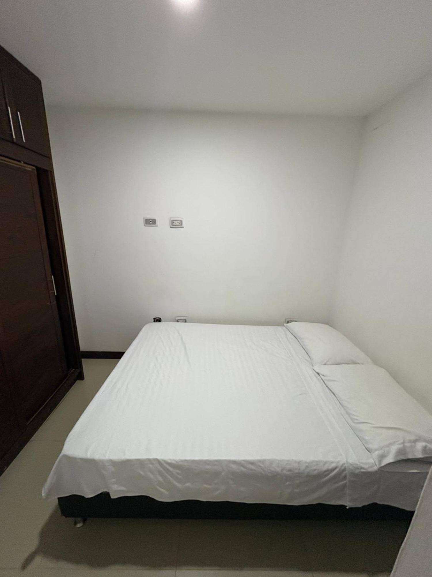 Apartment Cerca A Plaza Mayor Medellin